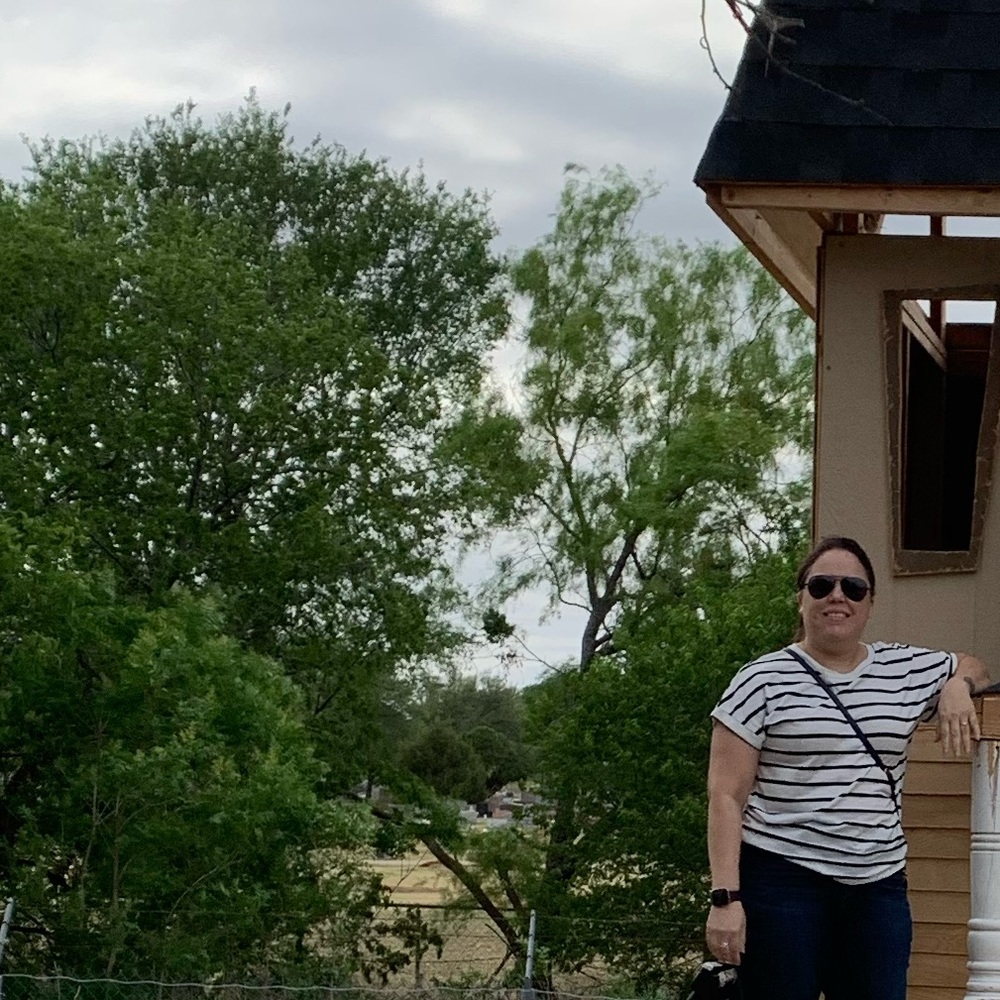 Meet your Posher, Isabel